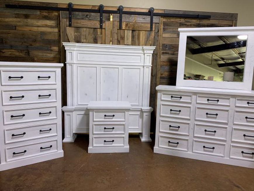 Picture of RUSTIC WHITE WITH GRAY ORLEANS KING SET