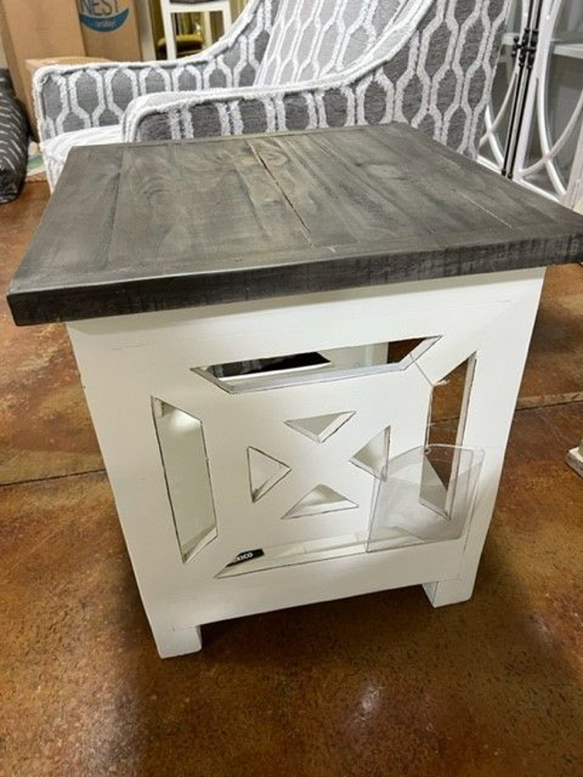 Picture of END TABLE-CL SEAM SEPERATION