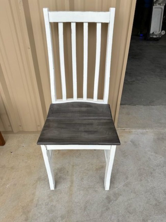 Picture of WHITE AND GRAY CHAIR 
