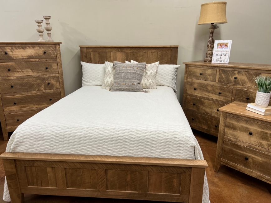 Picture of LIVINGSTON QUEEN PANEL BED FL
